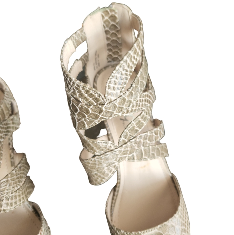 Rouge Helium Zip Up Gator Heels - Picture 11 of 16